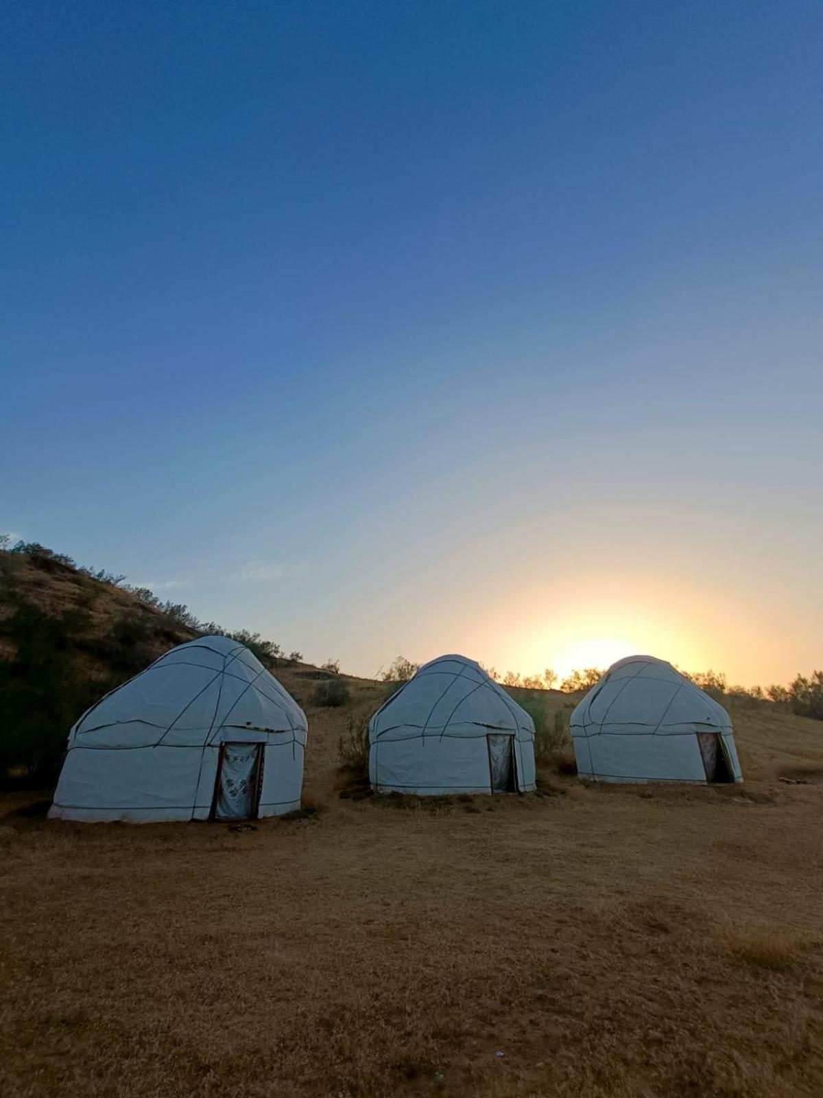 Kyzylkum Nights Camp & Family Yurt Hotel Nurota Ngoại thất bức ảnh